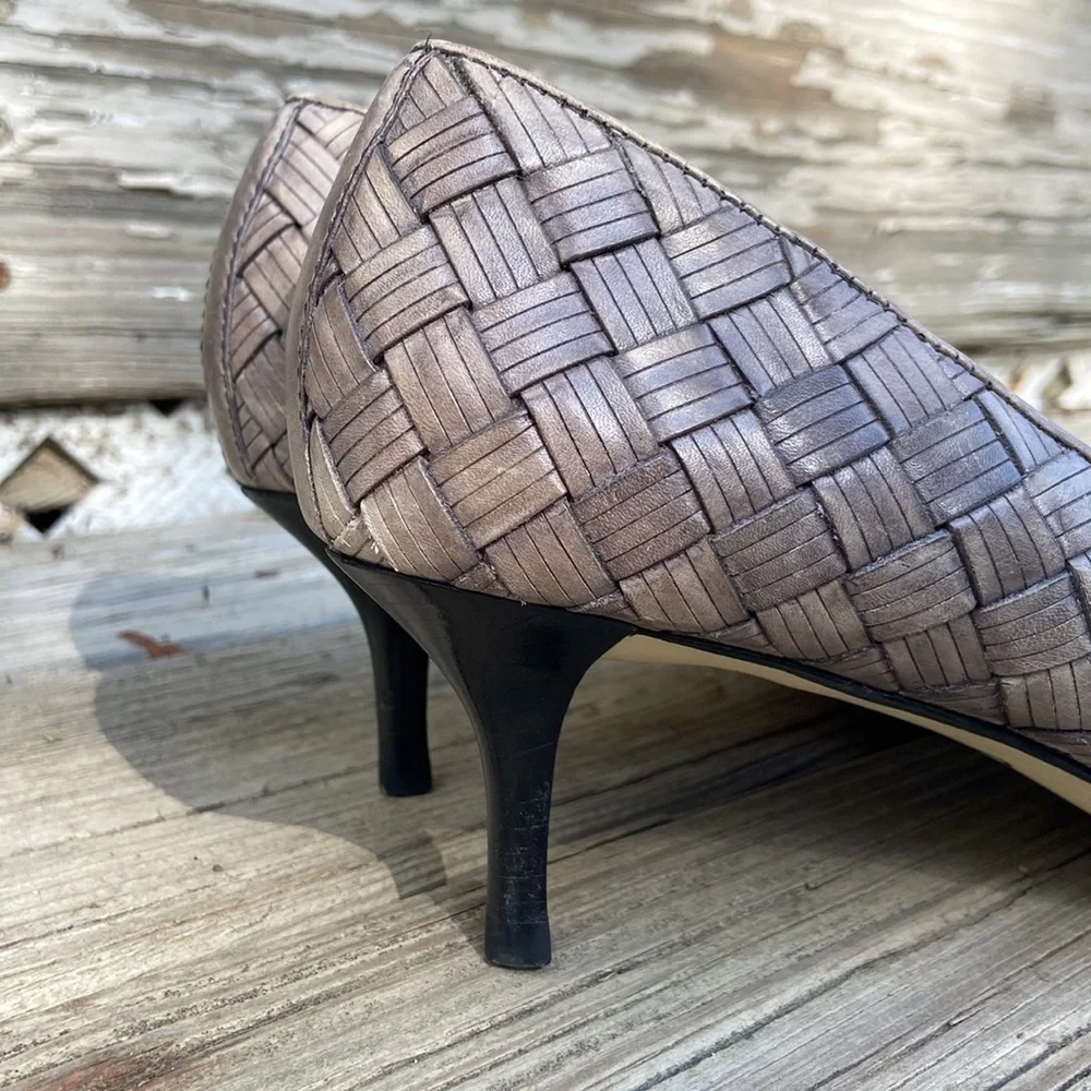 Vintage Cole Haan Nike Air Light Grey Woven Leather Kitten Heels Women's Size 8 - Picture 9 of 9